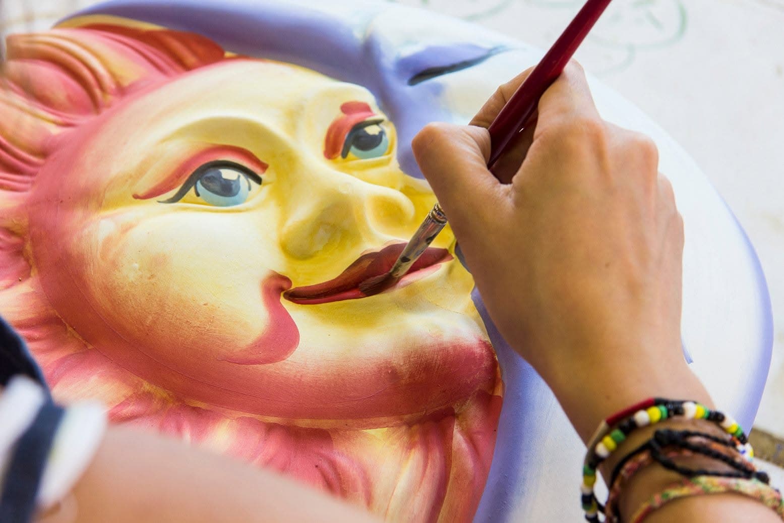 Piatti in ceramica dipinti a mano
